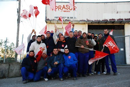Los trabajadores de Prasur durante la manifestación