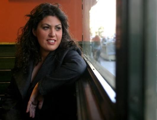 Novela, ensayo, artículos periodísticos. Eva vive en el mundo de las Letras