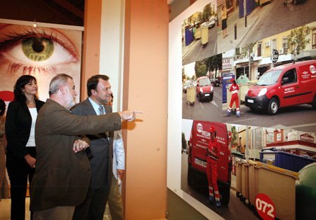 Monteseirín y Torrijos en la inauguración de la exposición del 072REUR.