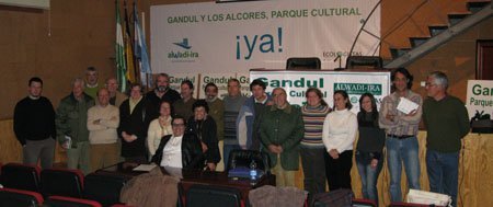 Integrantes de la asociación ecologistas Alwadi-ira