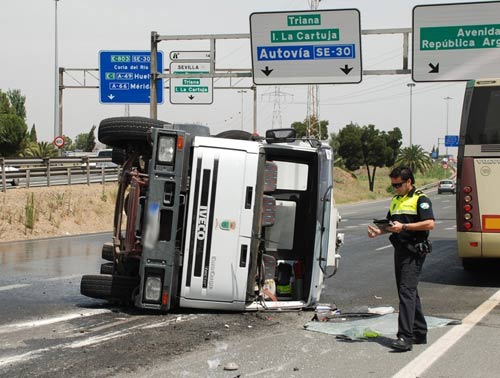 foto-vuelco-camion-1