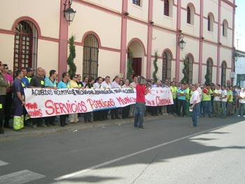 Los trabajadores del Ayuntamiento de Alcalá ya han protagonizado varios actos de protestas contra la alcaldía local