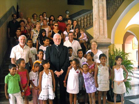 El Cardenal recibe a los niños en el Palacio Arzobispal, algo que no había sucedido antes