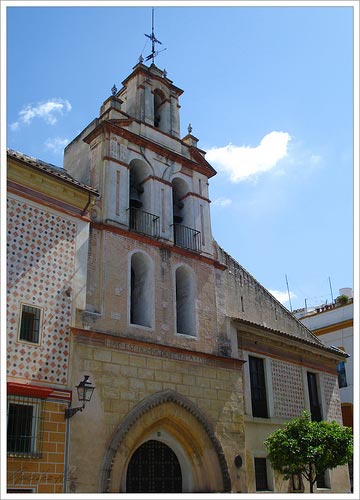 El objetivo del convenio es la restauración de la Iglesia