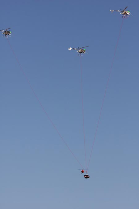 Se pueden programar distintos helicópteros para que cooperen entre sí en una determinada misión