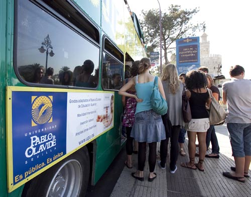 La Pablo de Olavide acerca a así a sus nuevos estudiantes a la ciudad donde van a vivir durante unos meses