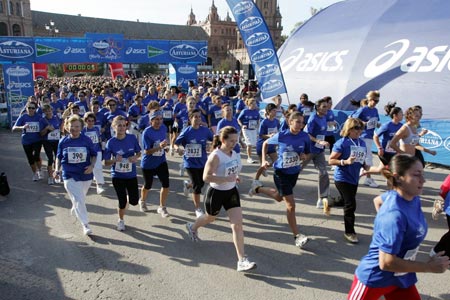 La anterior edición de la Carrera de la Mujer tuvo una gran acogida en Sevilla