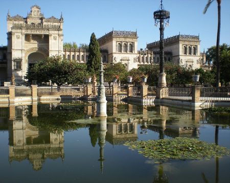 Exteriores del Mueso Arqueológico en el Parque María Luisa