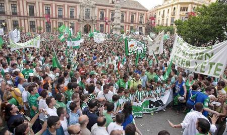 El club aboga por evitar la manifestación y que la afición apoye al equipo/EPA José Manuel Vidal