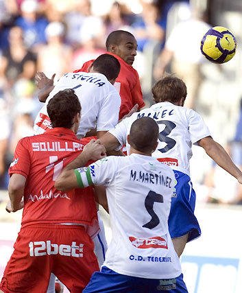 La defensa sevillista cuajó una gran actuación en Tenerife