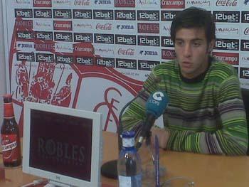 El catalán quiere permanecer en la primera plantilla a costa de esfuerzo y buen juego/SevillaFC