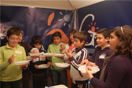 nios-en-el-salon-de-la-infancia