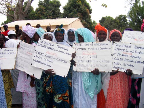 La permeabilidad de las fronteras entre el departamento de Velingara y los países limítrofes como Guinea Conakry, Guinea Bissau y Gambia favorecen todo tipo de transacciones.