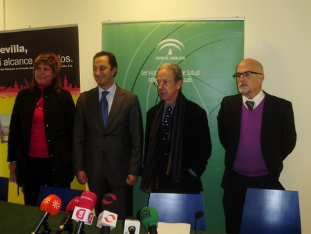 La Consejería deSalud y el Ayuntamiento comunicaron ayer la construcción de tres centros más