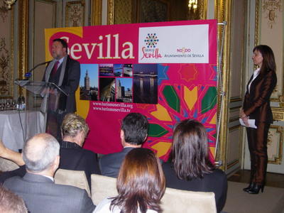 El Fitur ha sido testigo del programa presentado por el alcalde con el Guadalquivir como protagonista.