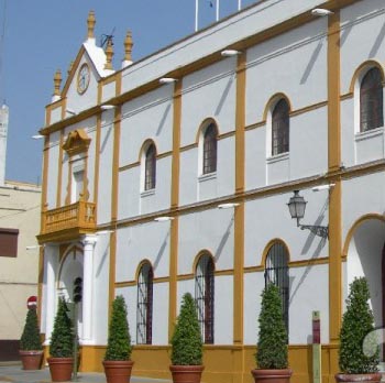 En noviembre de 2009 el PA solicitaba al Ayuntamiento más información sobre la contratación de la empresa/SA.