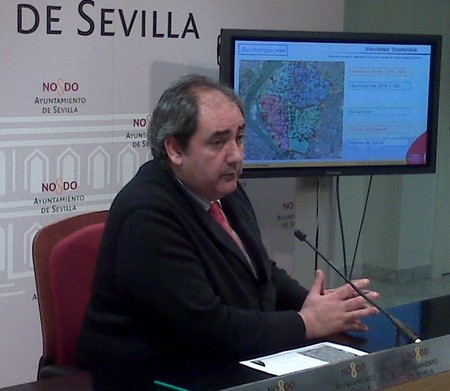 Francisco Fernández, delegado de Movilidad del Ayuntamiento de Sevilla, presentó este nuevo plan el lunes 15 de febrero