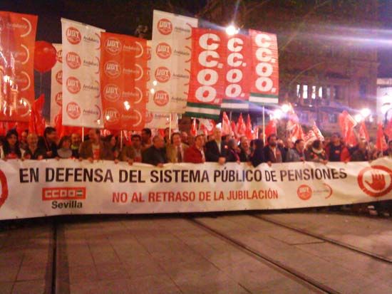 Hasta 10.000 personas se manifestaron ayer en Sevilla/Christopher Rivas