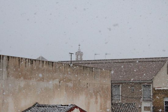 La nieve ha teñido de blanco parte de la Sierra Norte en el día de hoy/ Juan Carlos Romero