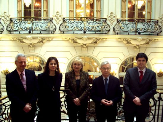Rosamar Prieto-Castro junto al resto de representantes de 'Destino Sevilla'