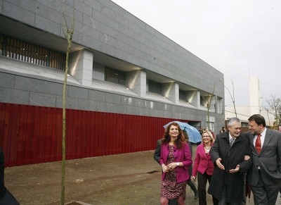 El presidente de la Junta de Andalucía, José Antonio Griñán y el alcalde de Sevilla, Alfredo Sánchez Monteseirín inauguraron el centro.