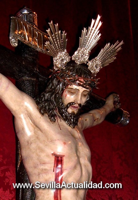 La imagen del Cristo de la Veracruz es anónima y data del siglo XVIII