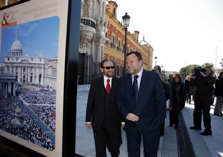 El alcalde, Alfredo Sánchez Monteseirín, visitó las obras finalizadas./ SA
