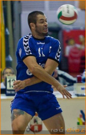 Con esta victoria, el Cajasol Voley se acerca mucho al ascenso/SA