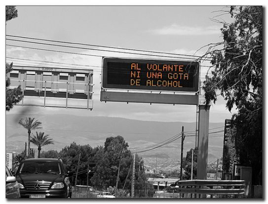 La DGT continúa con su campaña para evitar accidentes prohibiendo el alcohol/flickr.
