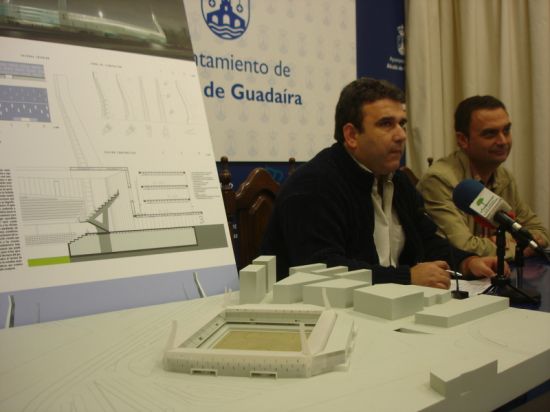 El delegado de Urbanismo, Rafael Chacón, junto al entonces delegado de Deportes, José Manuel Campos/SA