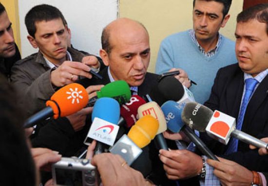 Del Nido atendió a los medios después de ofrecerle flores a la Hdad. de San Benito/SA