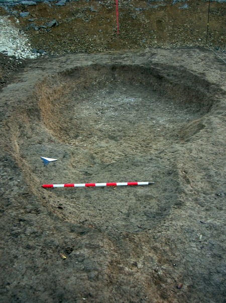 La fosa arqueologica de una de las casas del poblado fenicio