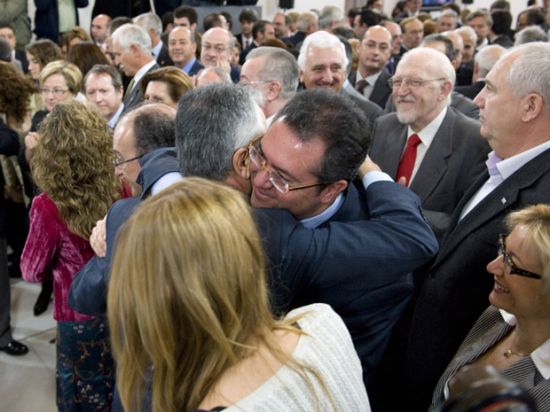 Espadas estuvo presente en la toma de posesión de los nuevos consejeros