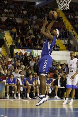 Tariq Kirksay muestra optimismo a pesar de las dos últimas derrotas del Cajasol/Cbsevilla