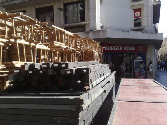 El montaje de las sillas en la Campana ya ha comenzado/Rubén Díaz en Flickr