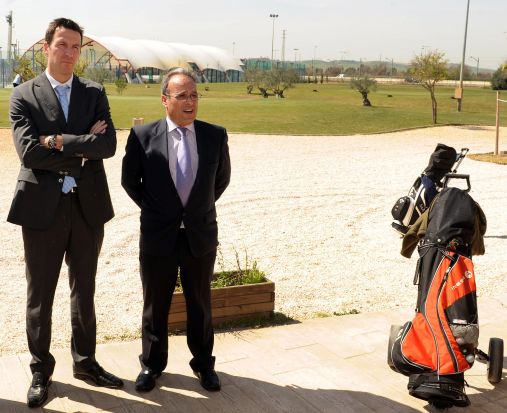 La Escuela Pública de golf de La Cartuja acogió la presentación del circuito