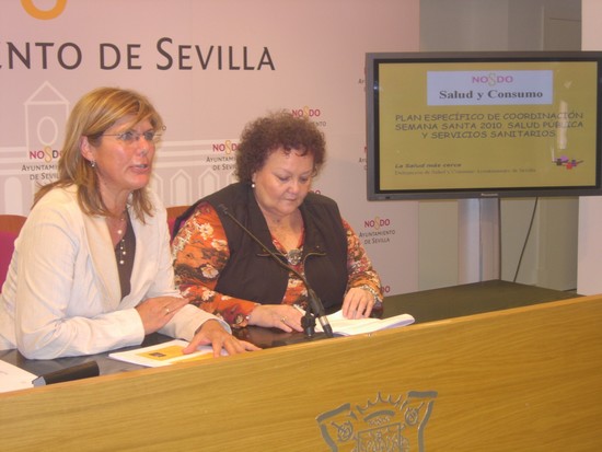 Teresa Florido y Amalia Gómez en la presentación del dispositivo sanitario para la Samana Santa 2010