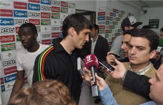 Los jugadores agradecieron el nuevo estilo de Víctor Fernández/realbetis