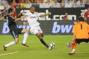 El Sevilla ganó al Real Madrid en la primera vuelta (2-1)/SevillaFC