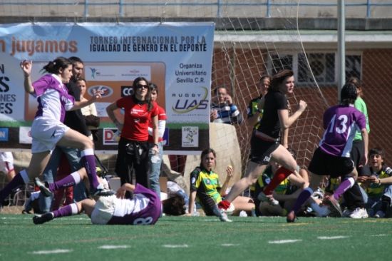 Encuentro de rugby femenino del Universitario de Sevilla C.R.