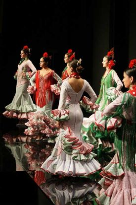 Las turistas podrán lucir de flamenca en el Real/SA.