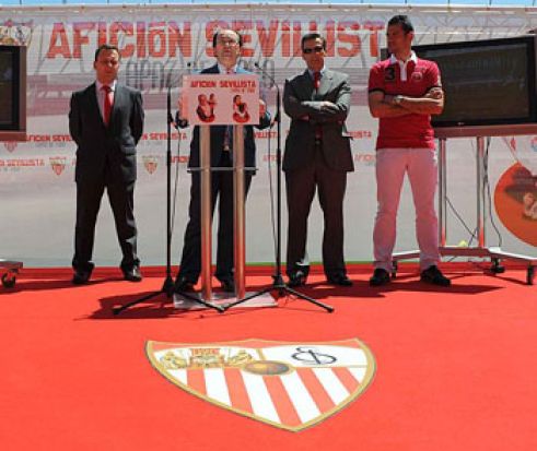 Palop y José Castro lanzaron un llamamiento de apoyo al equipo/SevillaFC