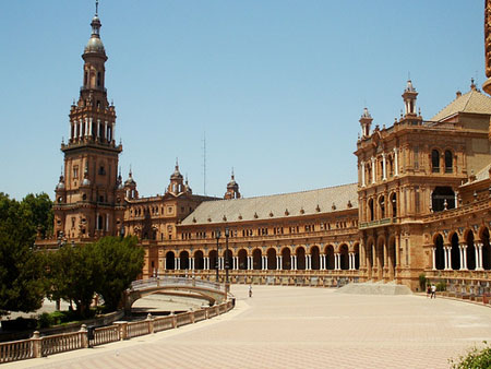 La manifestación celebrada ayer por los astilleros acabó en la Plaza de España/SA