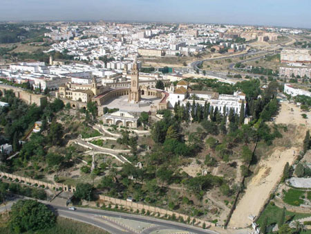El ascensor irá acompañado de un centro de interpretación de los distintos restos arqueológicos hallados durante las obras