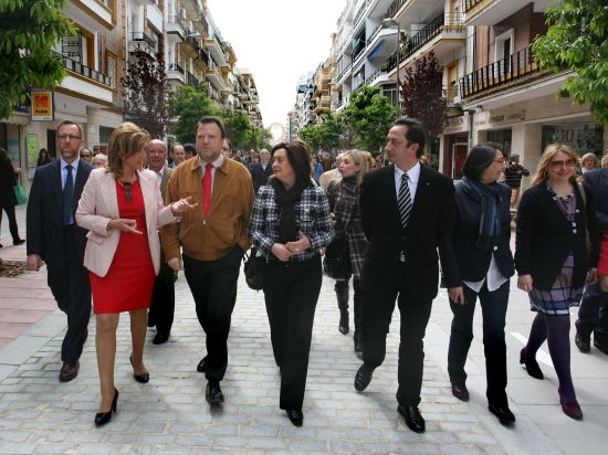 El estreno de la calle Asunción, con el alcalde y Mar Moreno a la cabeza/SA.