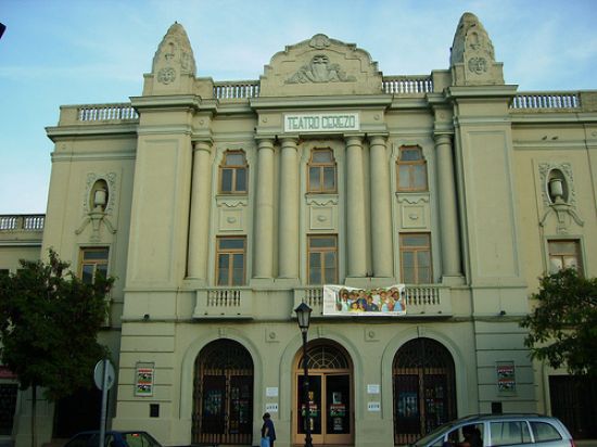 Según un informe, el teatro no se encuentra en condiciones