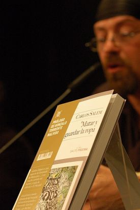 El argentino Carlos Salem sorprendió con sus poemas de sexo y amor