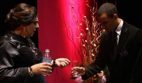 La obra es una adaptación de 'Las Mil y Una Noche de Hortensia Romero Vallejo'. /TeatroCentral