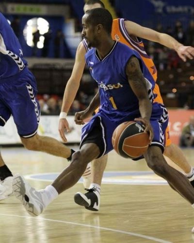 A una jornada del final, la quinta plaza aún no la tiene asegurada el Cajasol/baloncestosevilla