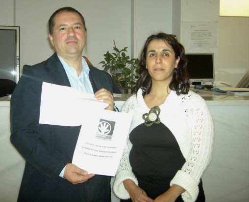 Los andalucistas Paco Rubio y Lola Aquino, en el momento en que el PA presentó las alegaciones al PGOU